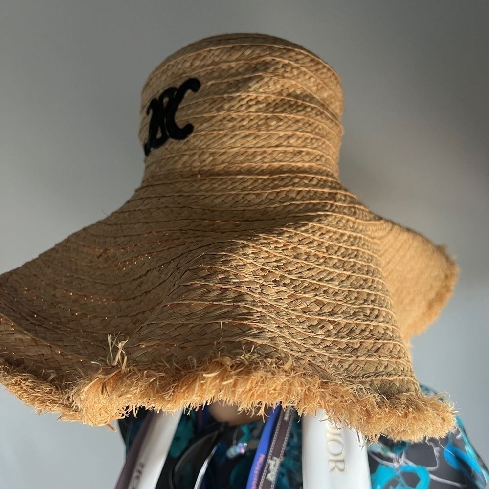 CELINE WIDE-BRIMMED TRIOMPHE HAT IN RAFFIA
NATURAL - Picture 11 of 14